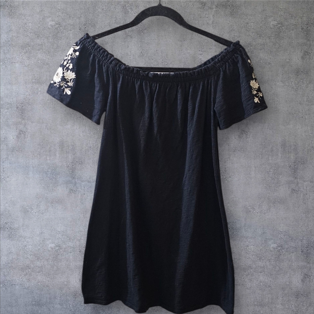 Abercrombie & Fitch Embroidered Off Shoulder Mini Dress size XS
